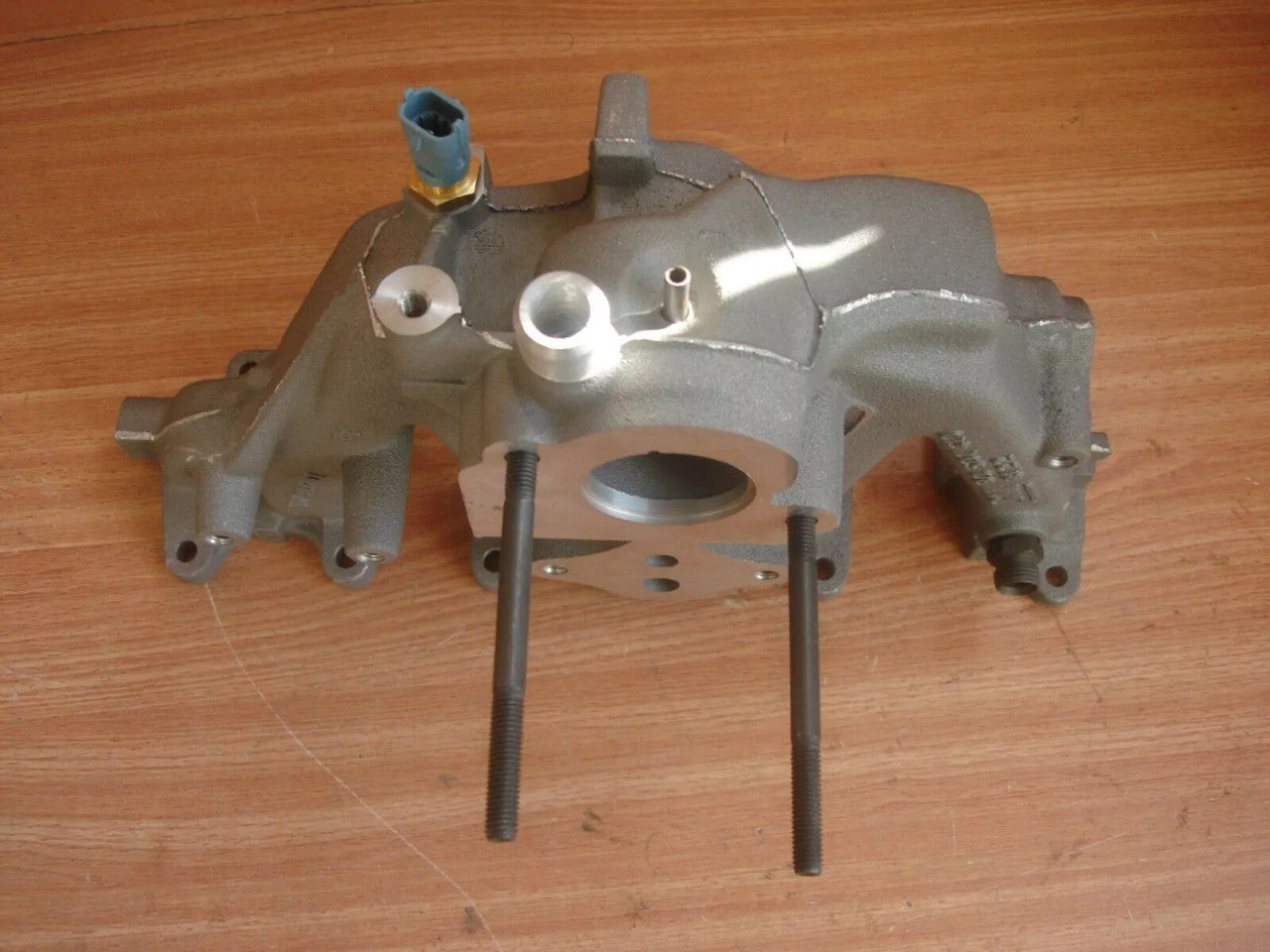Intake Manifold fits Opel Vauxhall Astra F Vectra B Corsa B X14NZ X14SZ X16SZR 90512728 View Right