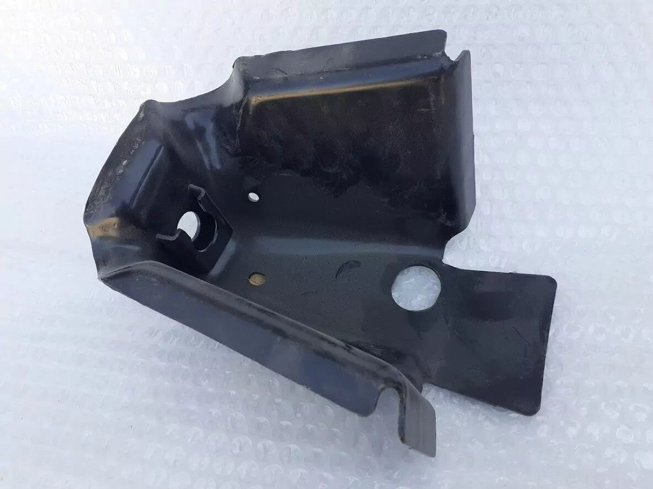 Crossmember Bracket Front Left fits Opel Vauxhall Astra G Zafira A 90520445 View Rear