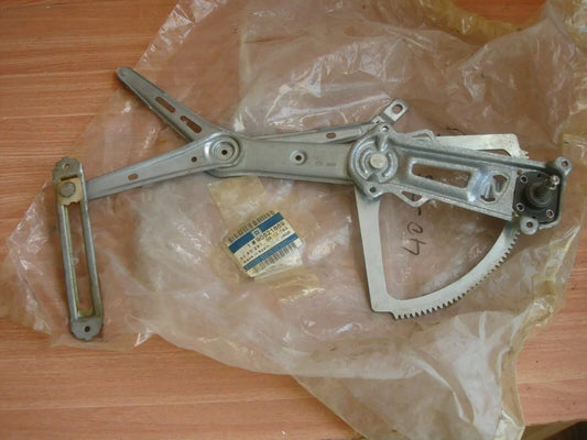 Window Regulator Manual Front Left fits Opel Vauxhall Astra G 90521869 Genuine View Front