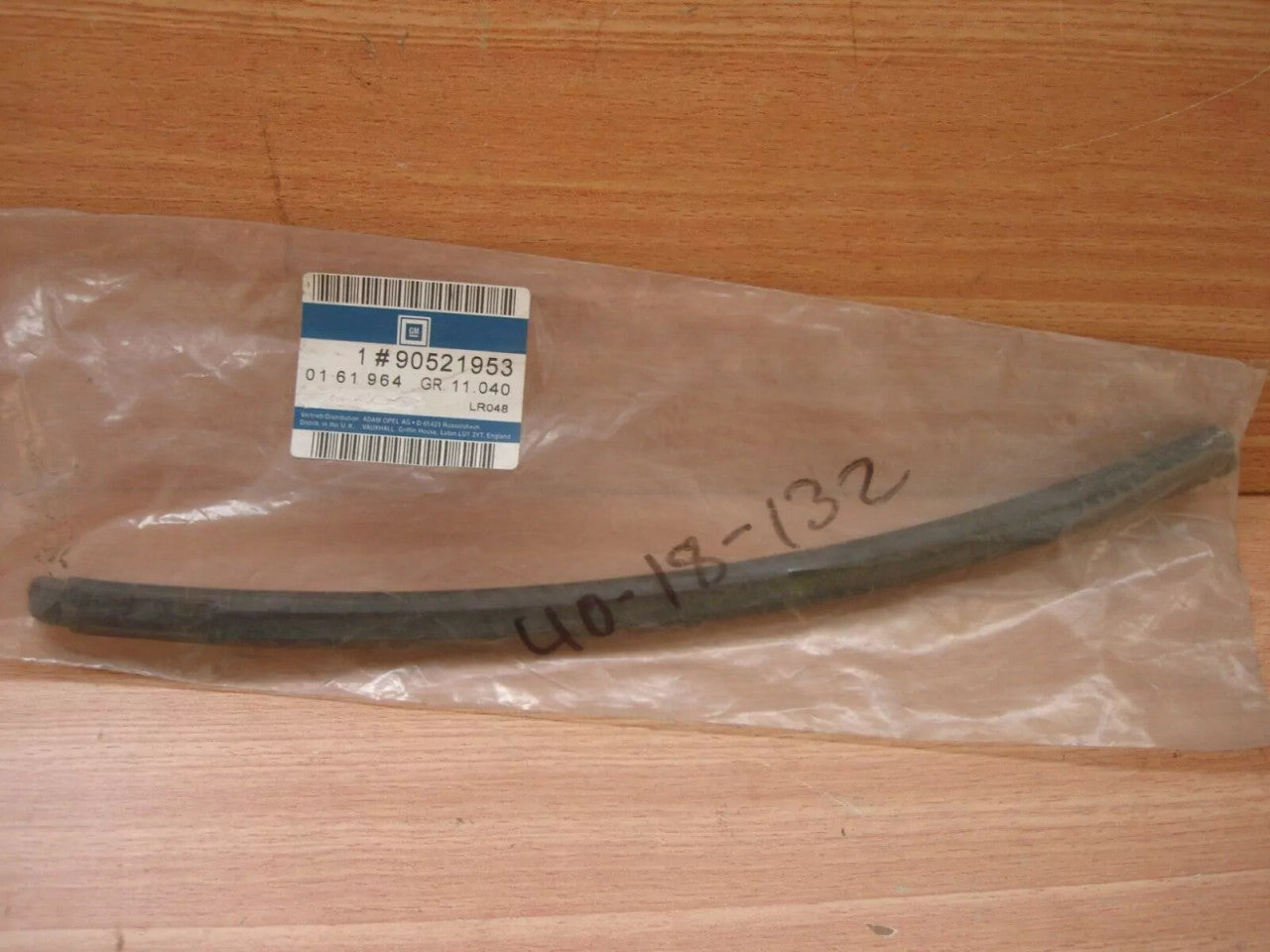 Window Seal Rear Left Fixed fits Opel Vauxhall Astra G 90521953 Genuine View Front