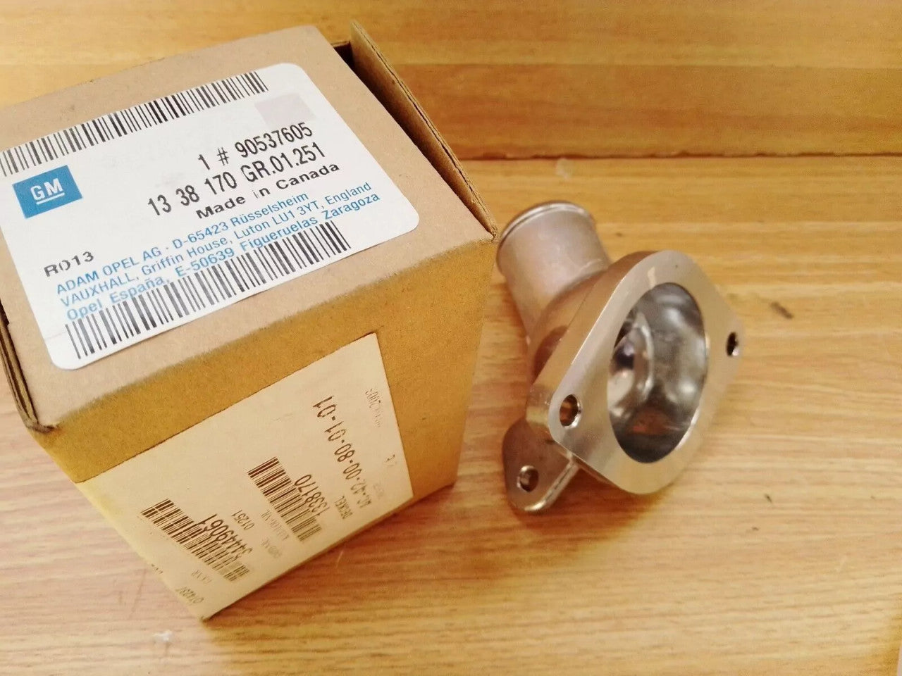 Thermostat Housing fits Opel Vauxhall Saab Fiat Z22 90537605 Genuine View Right