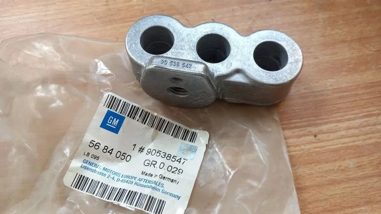Engine Mount Bracket Right fits Opel Vauxhall Astra G H Zafira A Diesel 90538547 View Front