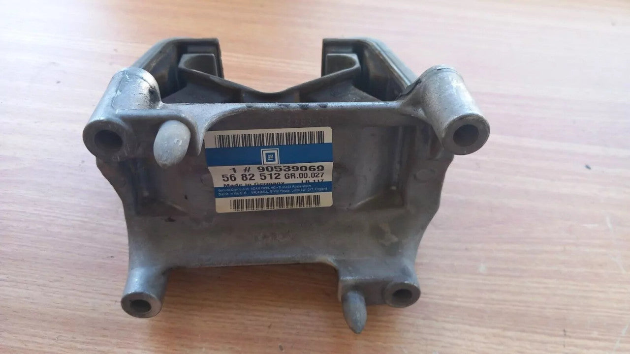 Engine Mount fits Opel Vauxhall Vectra B Diesel Rear A/T X17DTL 90539069 Genuine View Close Up Front