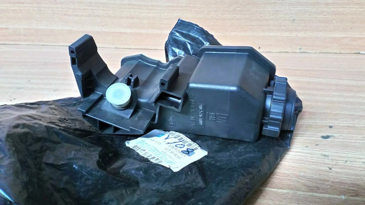 Power Steering Reservoir fits Opel Vauxhall Vectra B  90540913 Genuine View Rear