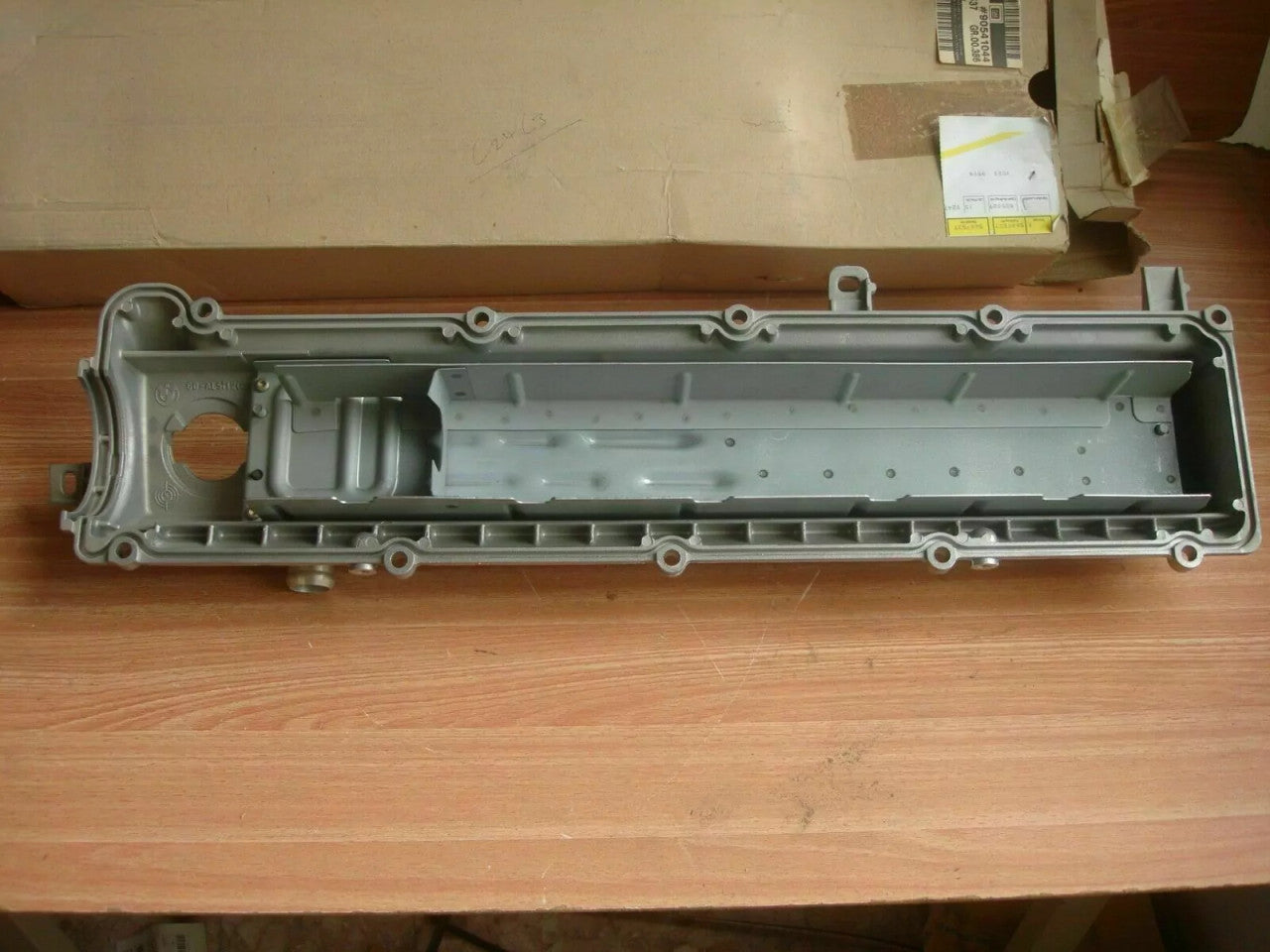Rocker Cover fits Opel Vauxhall Omega B U25TD X25TD BMW 90541044 Genuine View Rear
