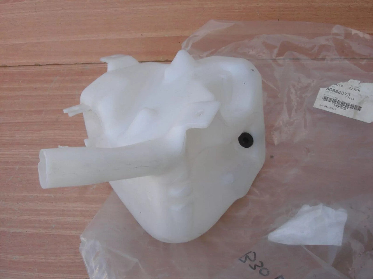 Windshield Washer Reservoir Tank fits Opel Vauxhall Vectra B 90541047 Genuine View Right