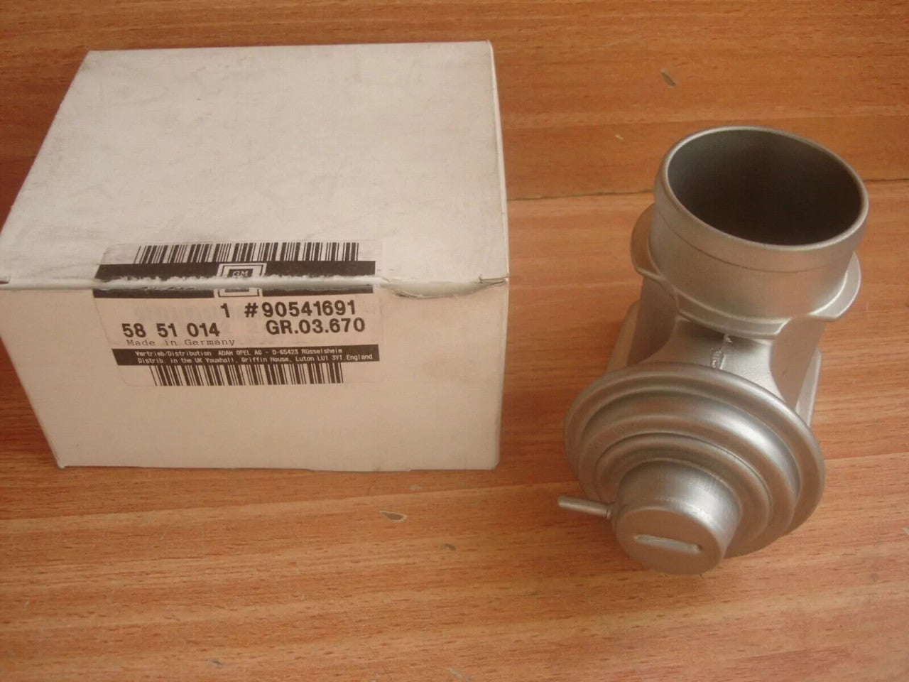 EGR Valve fits Opel Vauxhall Omega B X25TD U25TD BMW E34 E36 M51 Genuine 90541691 View Front
