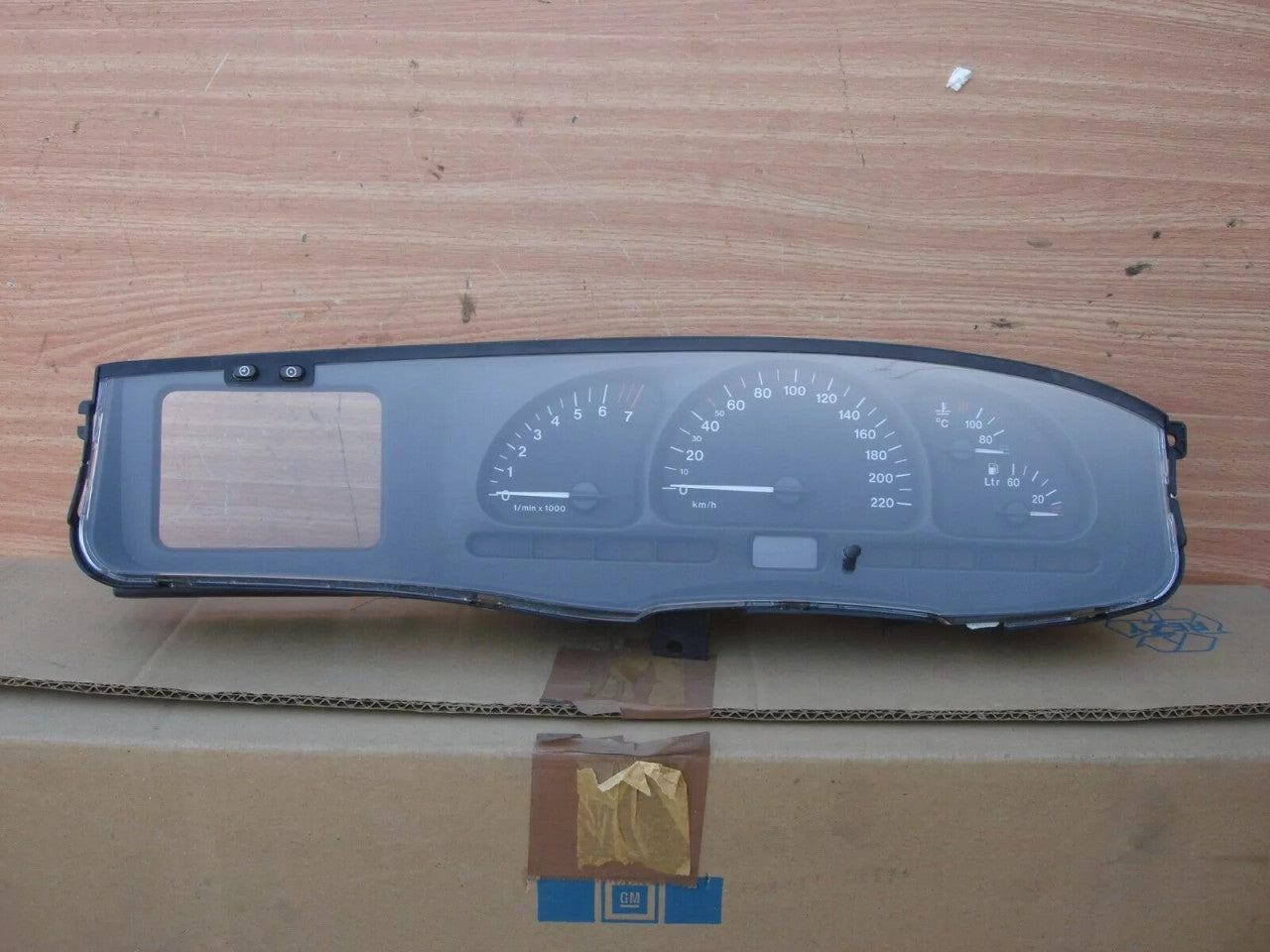Instrument Cluster fits Opel Vauxhall Vectra B X18XE 90542378 Genuine View Front