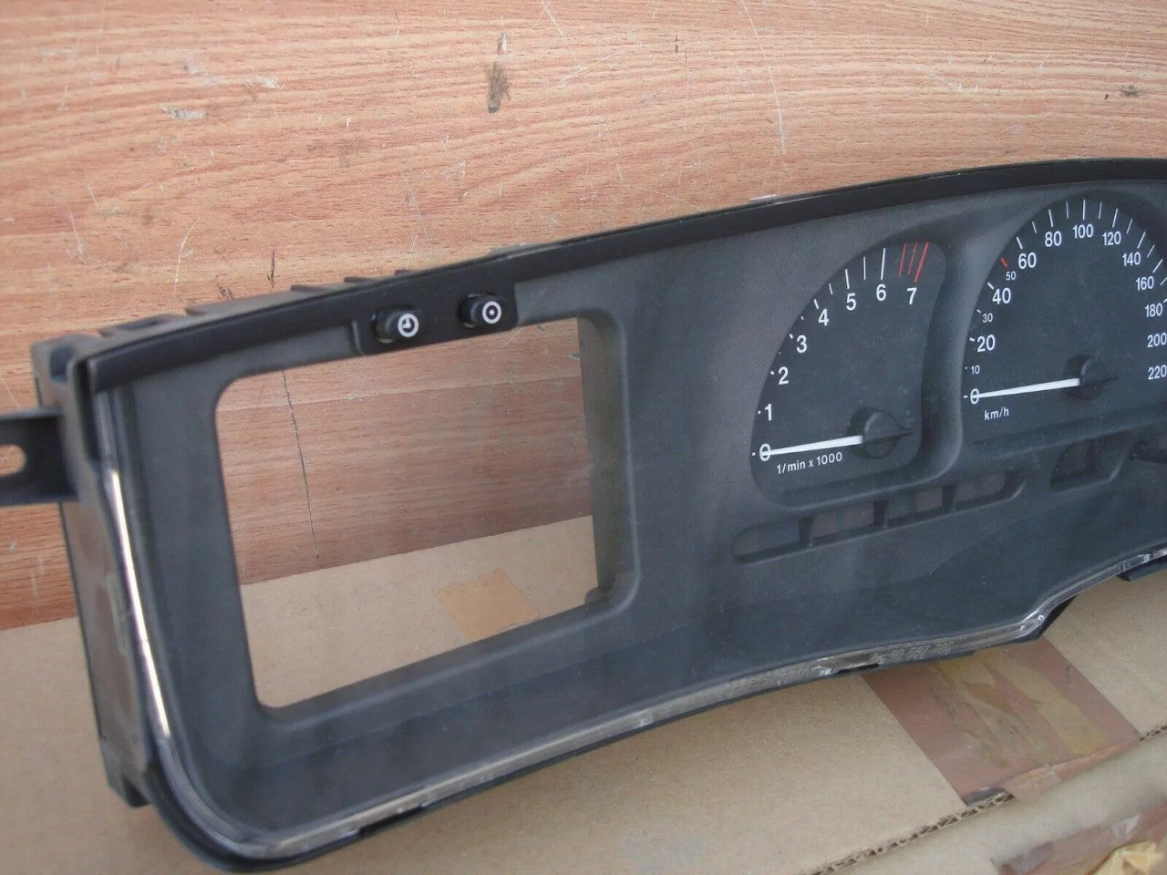 Instrument Cluster fits Opel Vauxhall Vectra B X18XE 90542378 Genuine View Right