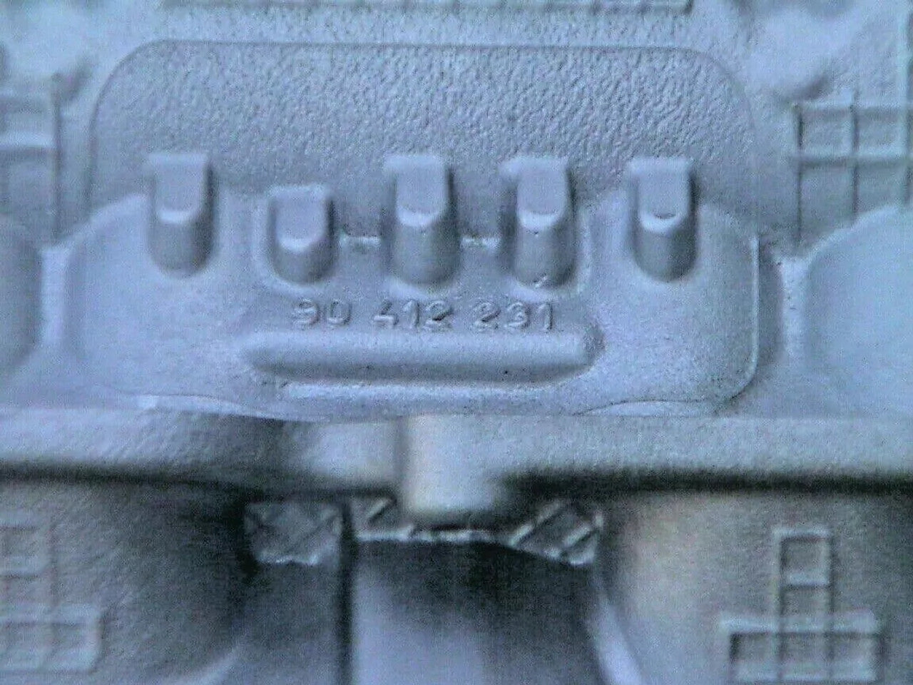 Cylinder Head fits Opel Vauxhall V6 X25XE Y26SE 90542758 Genuine View Right