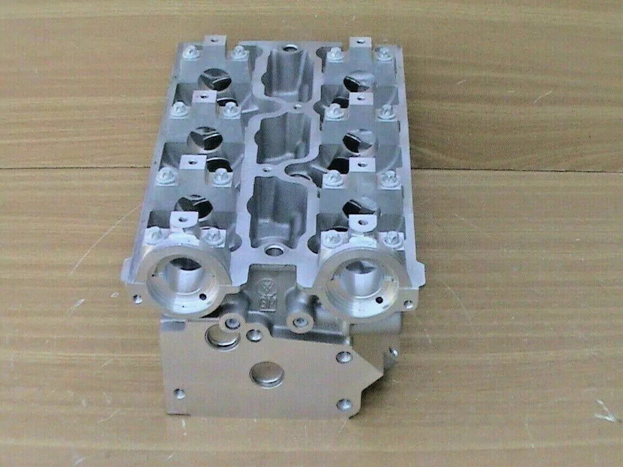 Cylinder Head fits Opel Vauxhall V6 X25XE Y26SE 90542758 Genuine View Lower