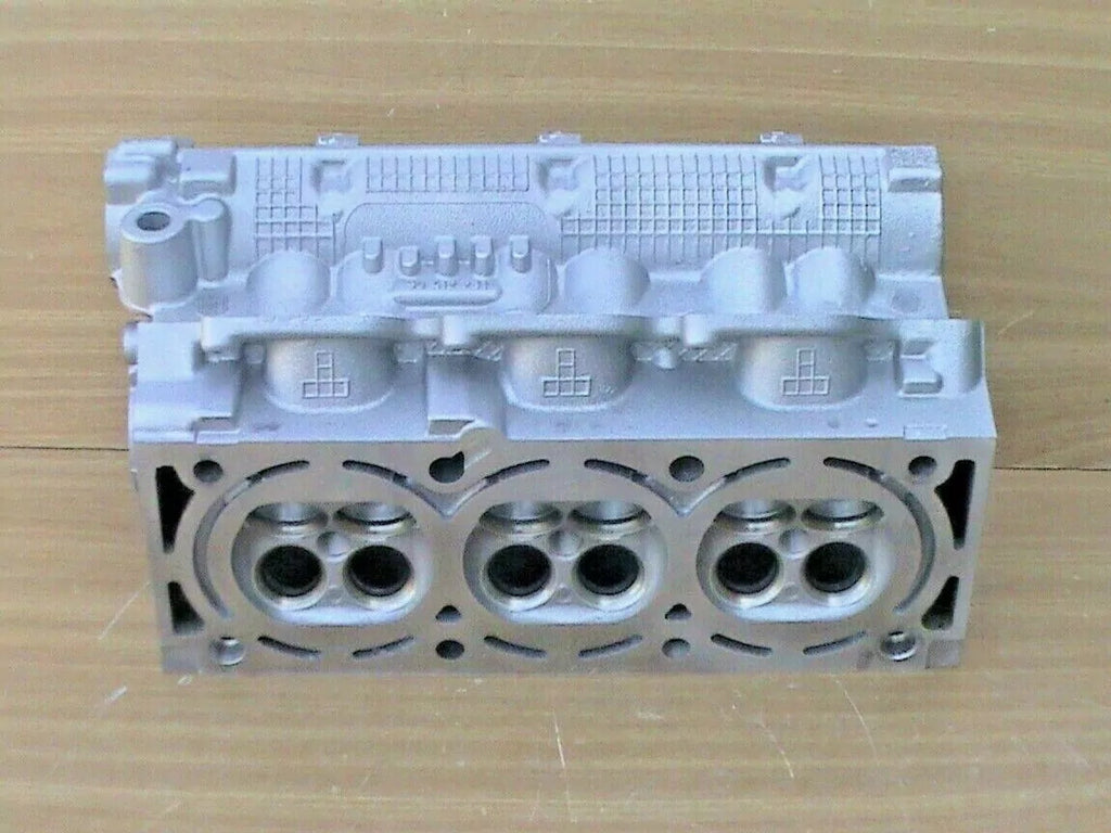 Cylinder Head fits Opel Vauxhall V6 X25XE Y26SE 90542758 Genuine View Close Up Front