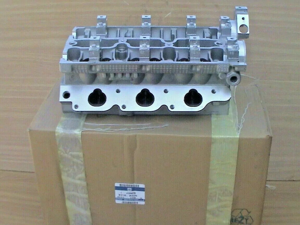 Cylinder Head fits Opel Vauxhall V6 X25XE Y26SE 90542759 Genuine View Close Up Rear