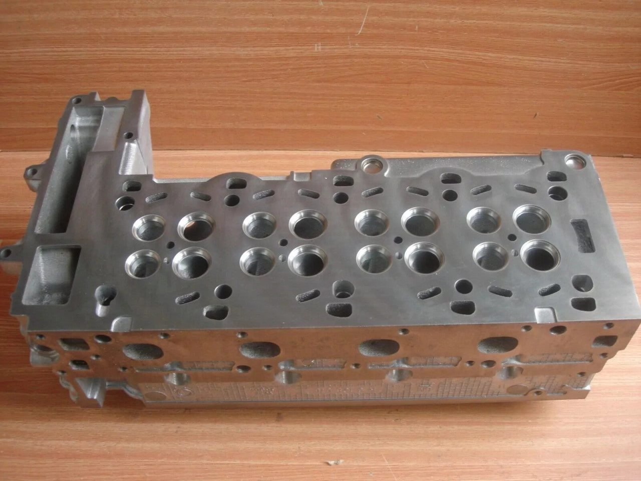 Cylinder Head fits Opel Vauxhall X20DTL Y20DTL Y20DTH X20DTH 90543620 Genuine View Right