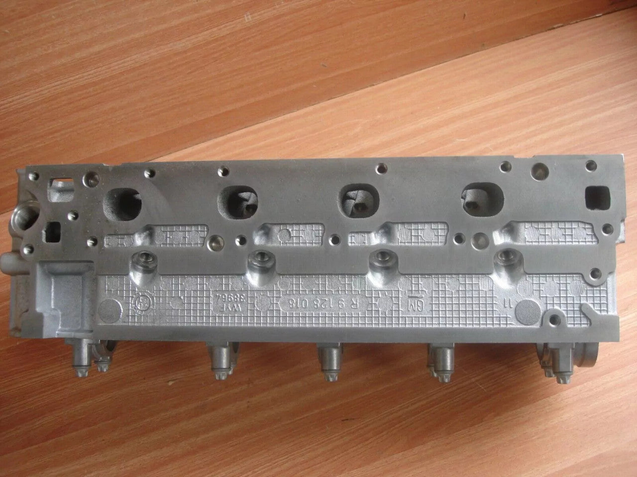 Cylinder Head fits Opel Vauxhall X20DTL Y20DTL Y20DTH X20DTH 90543620 Genuine View Left