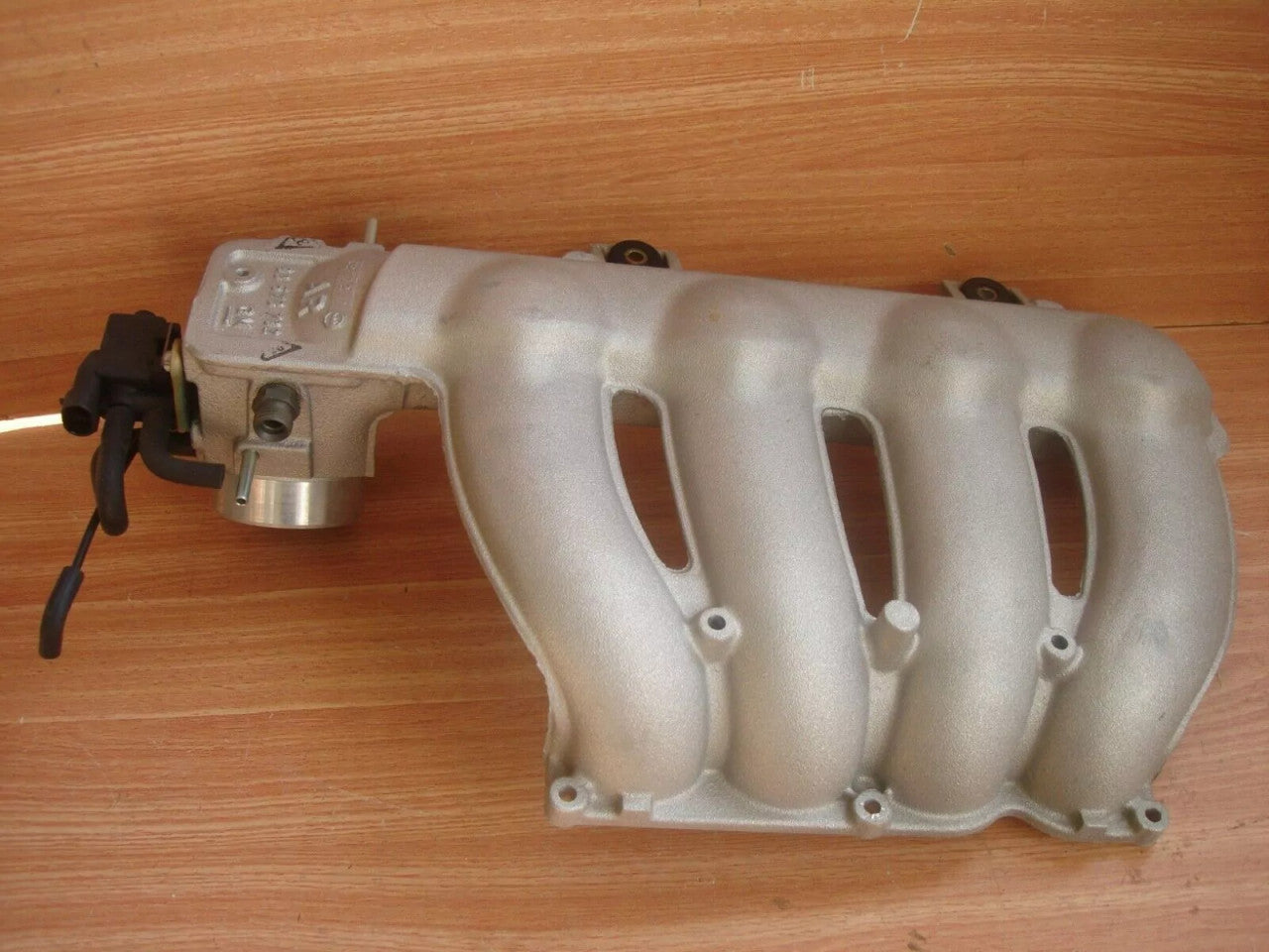 Intake Manifold Upper fits Opel Vauxhall Corsa B X14XE C14SEL 90573796 Genuine View Upper