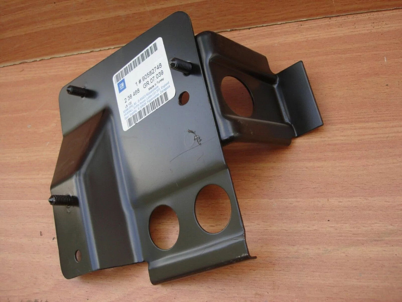 Bumper Rear Right Mount fits Opel Vauxhall Zafira A 90582748 Genuine View Right