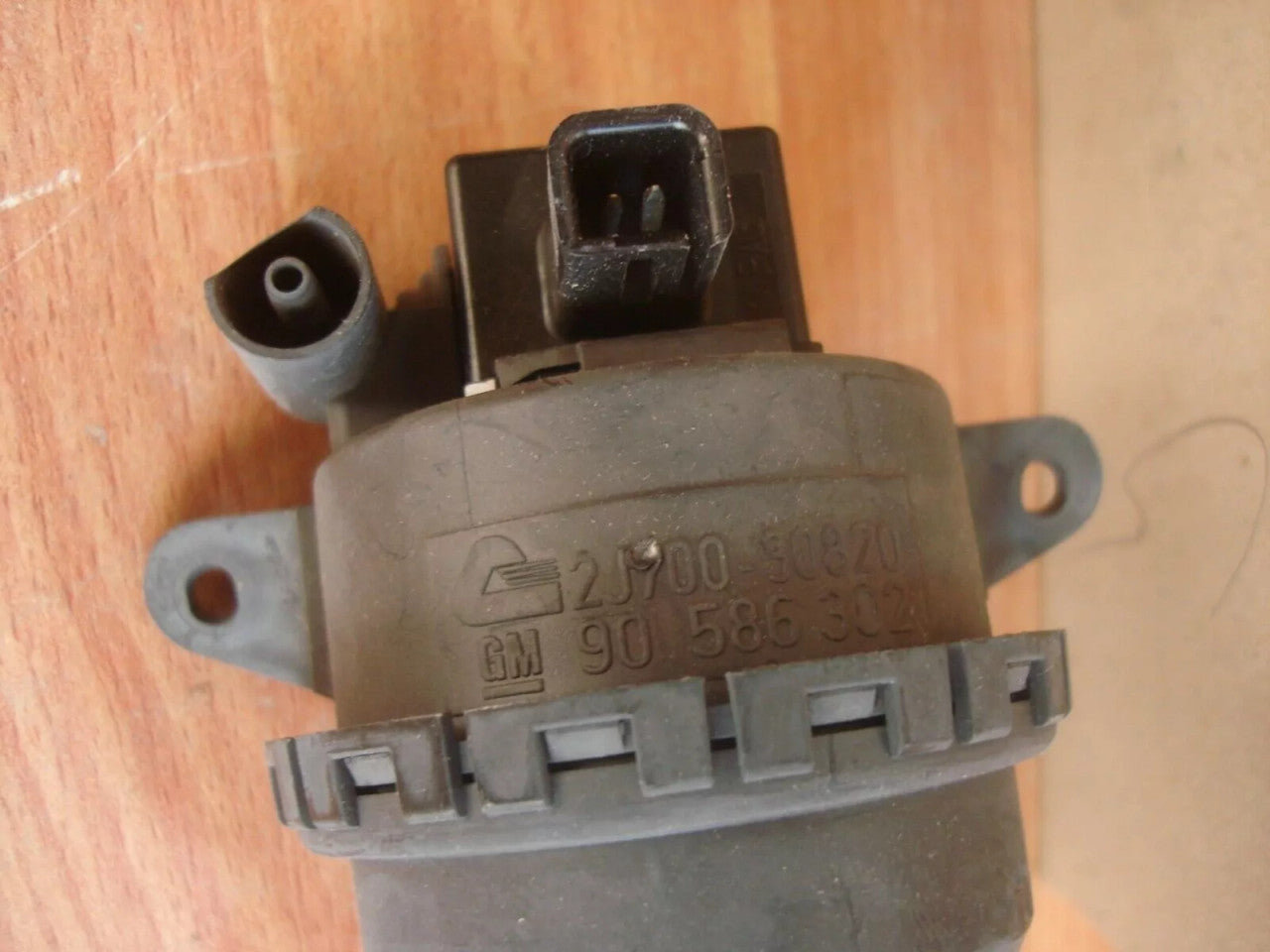 A/C Heating Vacuum Box fits Opel Vauxhall Vectra B 90586302 Genuine View Right