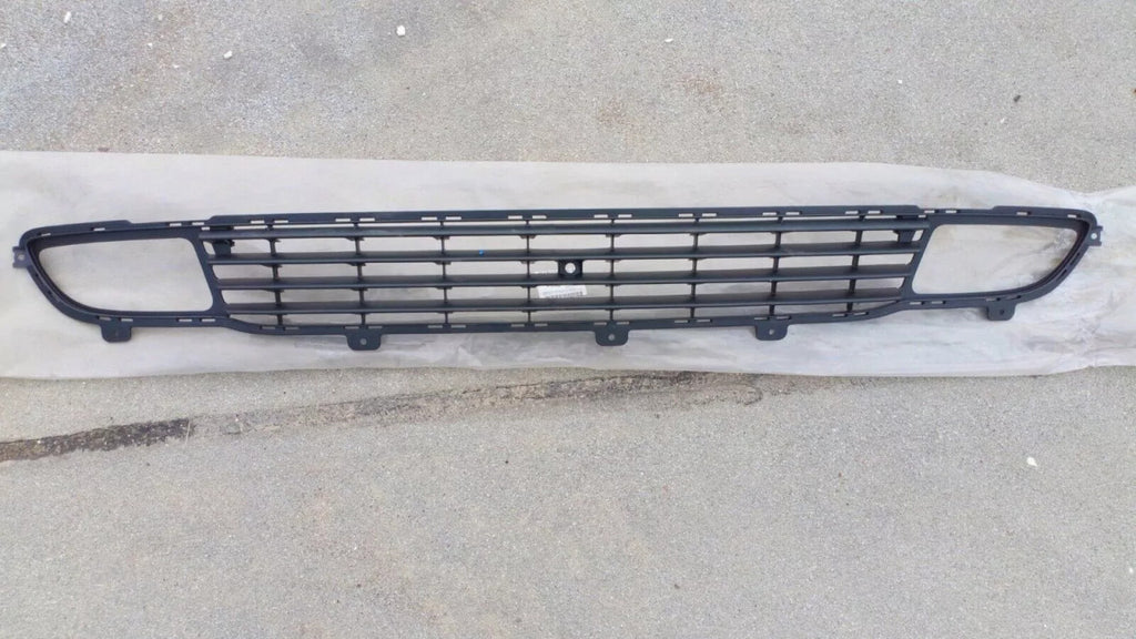 Grille Air Intake Front fits Opel Vauxhall Zafira A 90597503 Genuine View Front