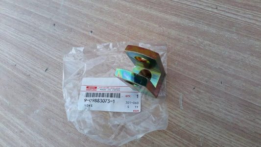 Yoke fits Isuzu Bus Truck 9098830731 Genuine View Front