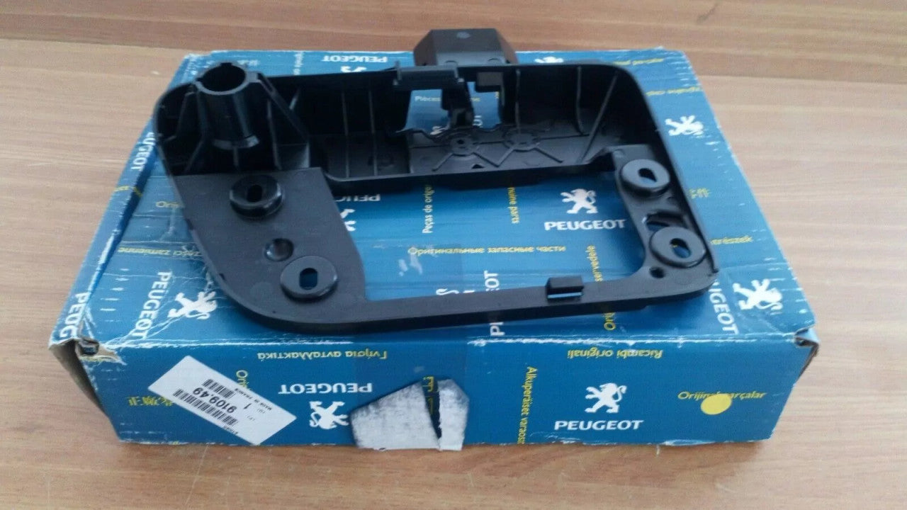 Exterior Door Handle Bracket Right fits Peugeot 1007 910949 Genuine View Rear