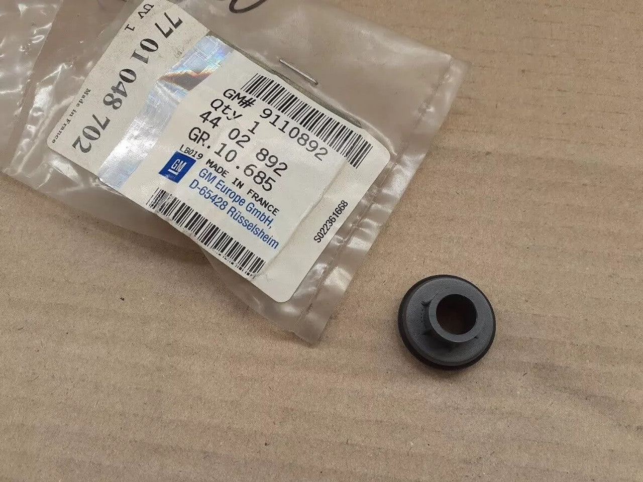 Sliding Door Roller Bracket Grommet fits Opel Movano A Renault Master Genuine 9110892 View Rear
