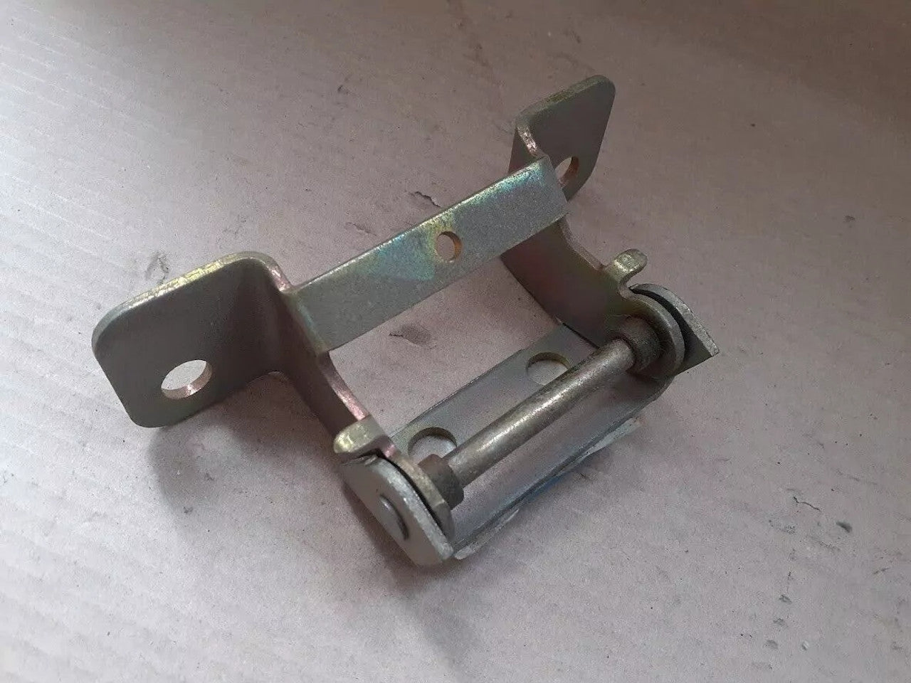 Tailgate Hinge fits Opel Vauxhall Frontera A Isuzu MU 91144490 Genuine View Rear