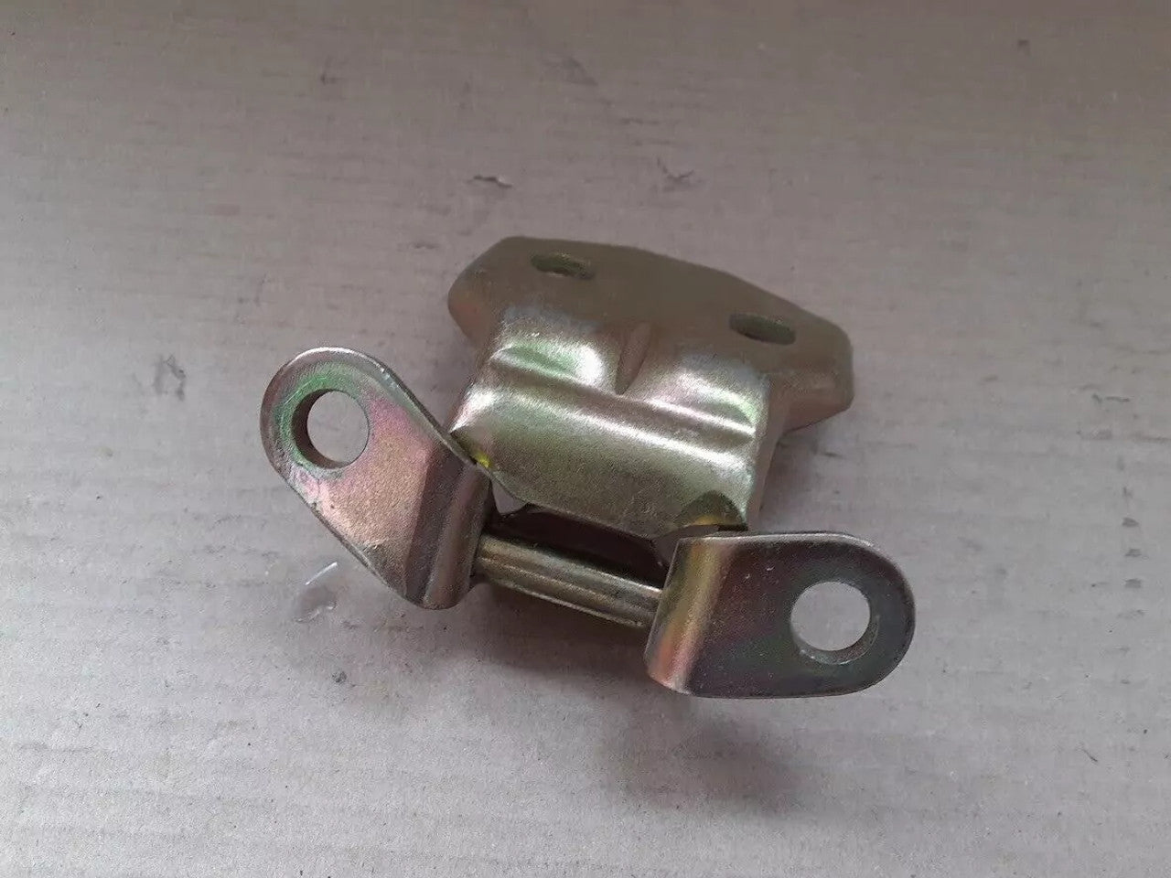 Front Door Hinge Lower Left fits Opel Vauxhall Frontera A 91148745 Genuine 91145261 View Rear