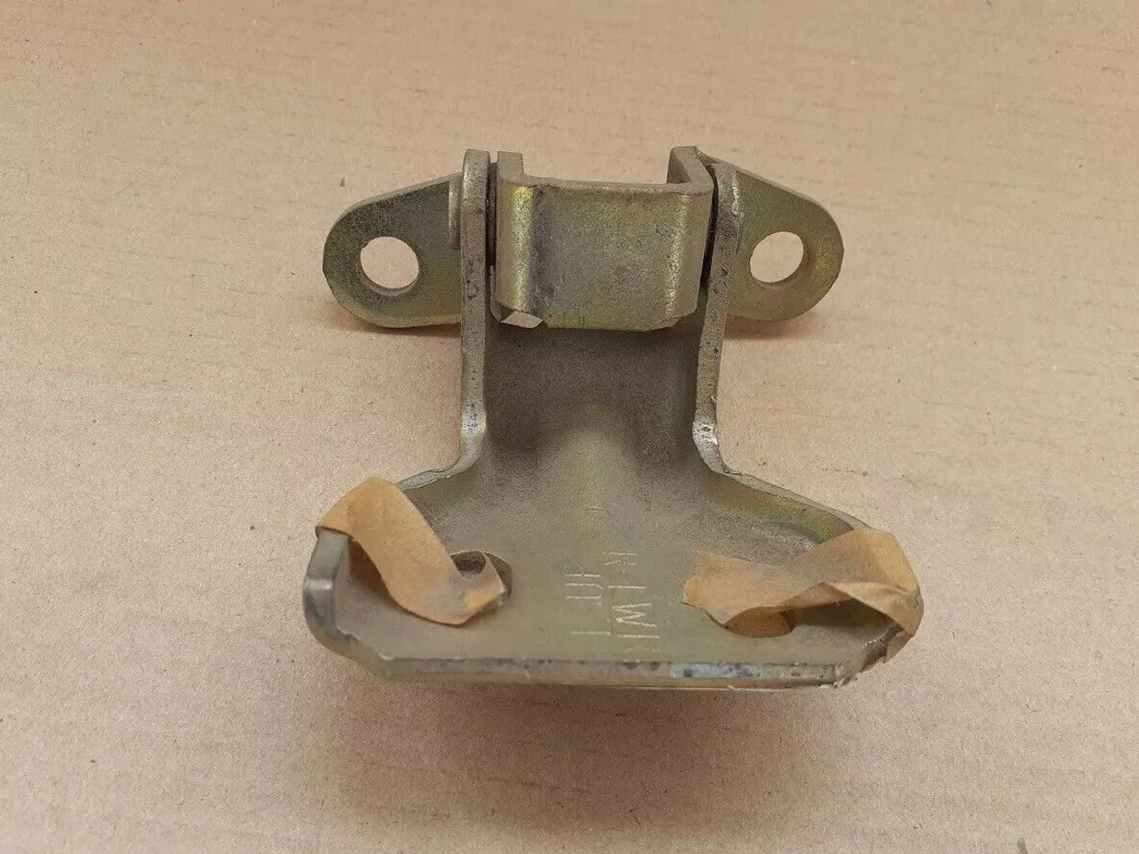 Door Hinge fits Opel Vauxhall Frontera A 91145379 Genuine 91145378 View Rear