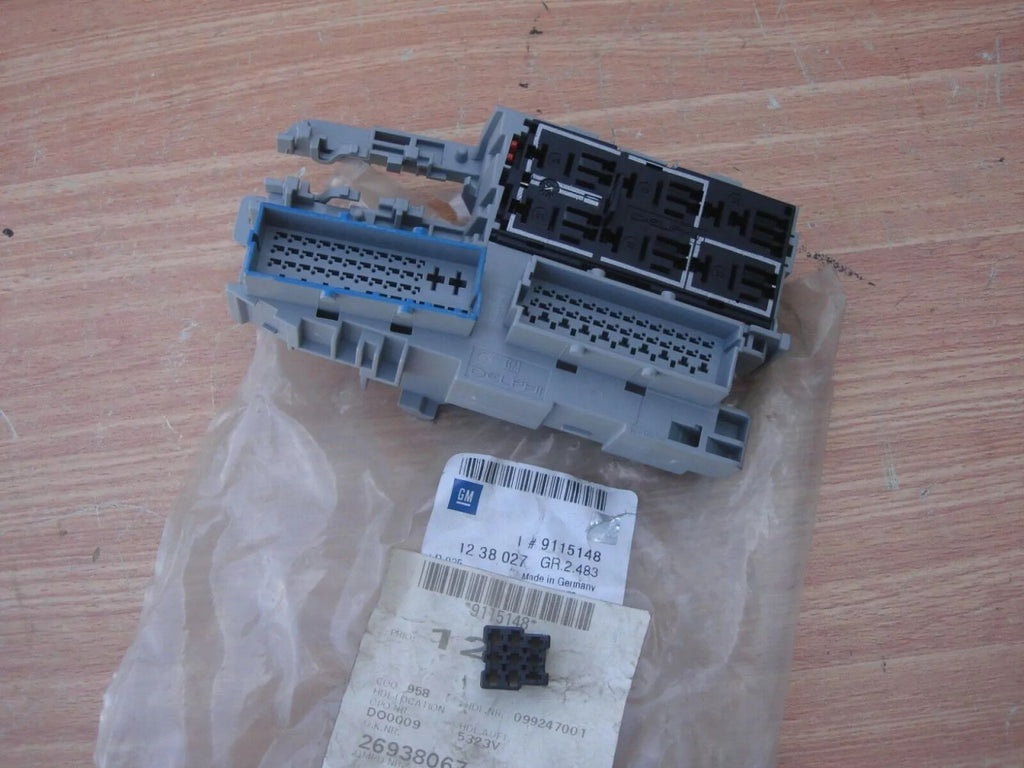 Relay Box fits Opel Vauxhall Tigra B Corsa C 9115148 Genuine View Front