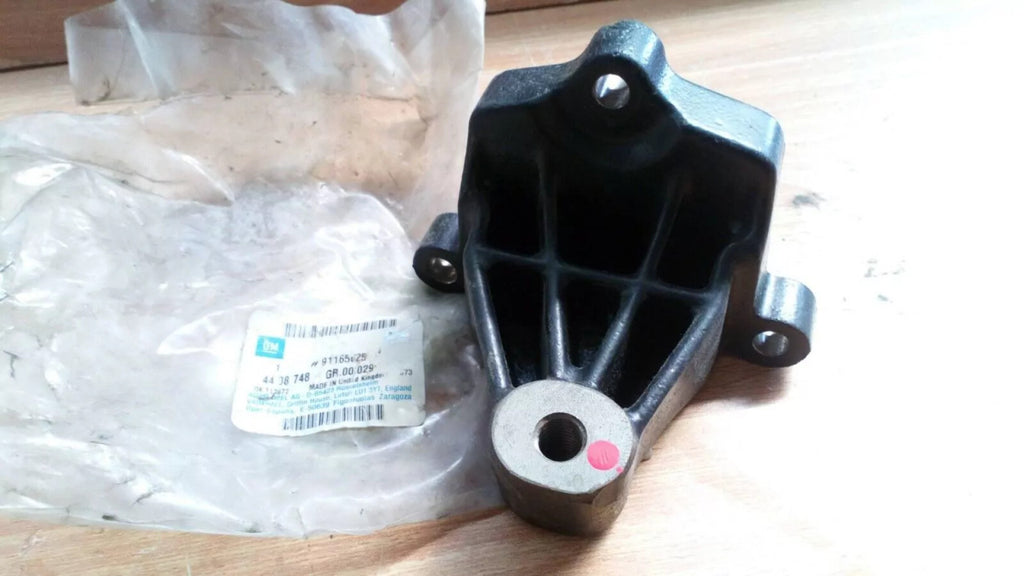 Engine Mount Bracket fits Opel Vauxhall Vivaro A Renault Trafic 91165625 Genuine View Front
