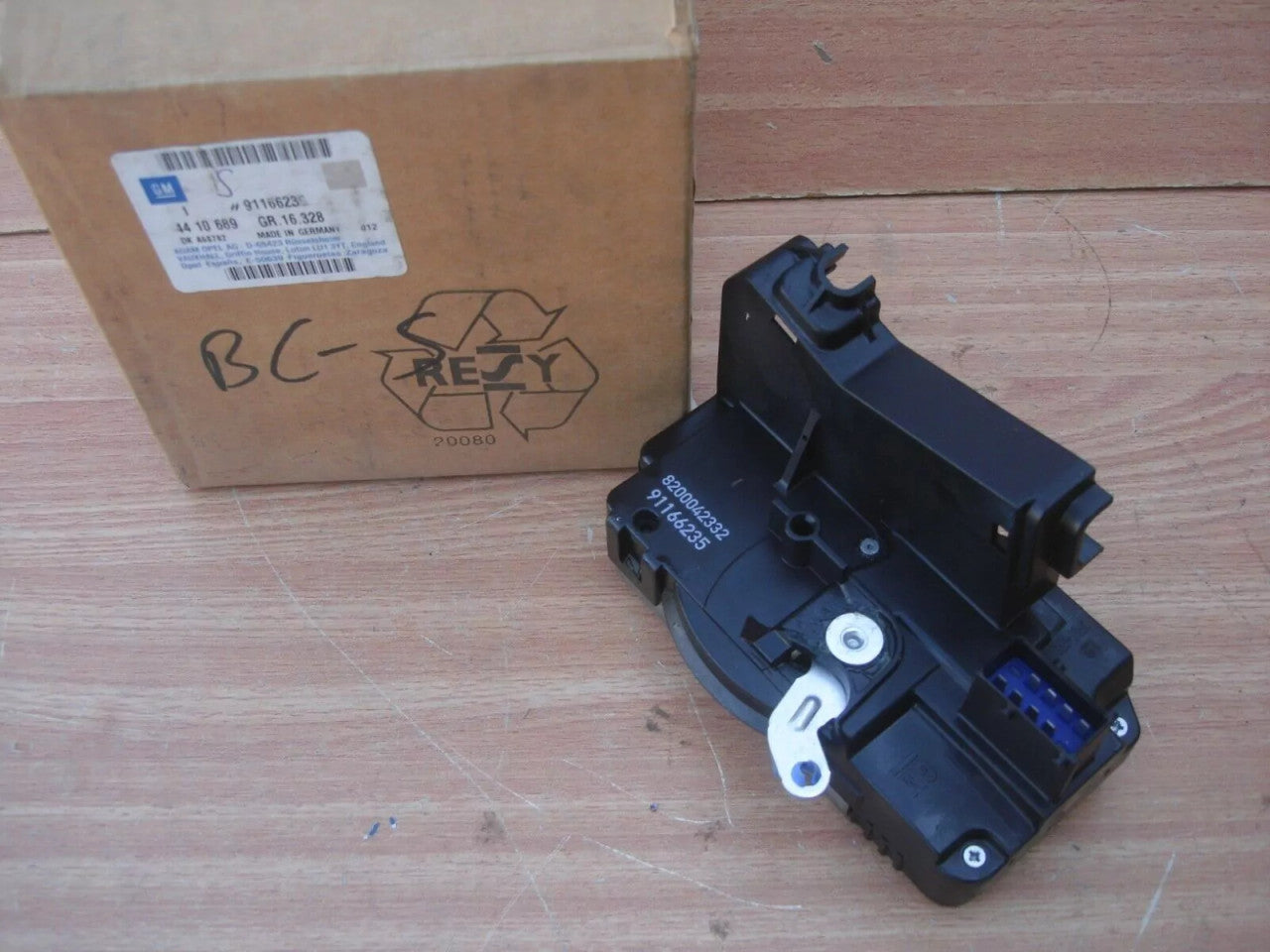 Door Lock Front Left RHD fits Opel Vauxhall Vivaro A 91166235 Genuine View Rear