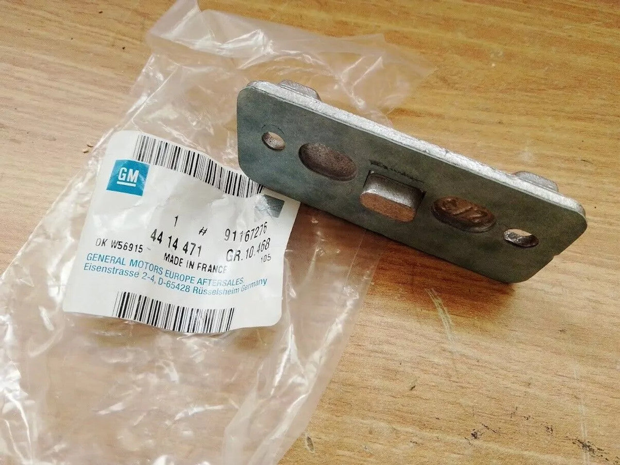 Sliding Door Lock Catch fits Opel Vauxhall Vivaro Renault Trafic 91167276 View Rear
