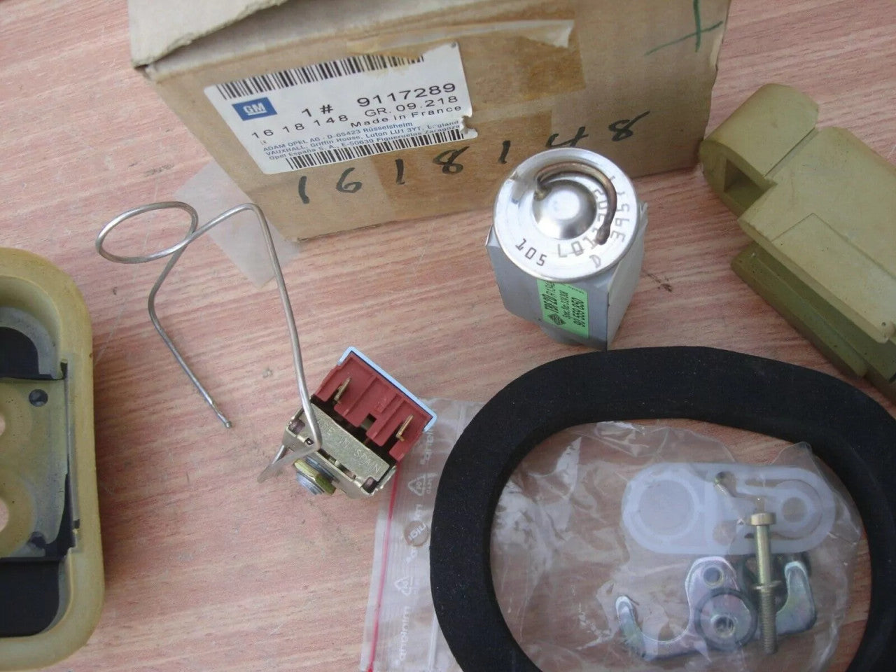 A/C Expansion Valve Set fits Opel Vauxhall Astra G Zafira A 9117289 Genuine View Rear