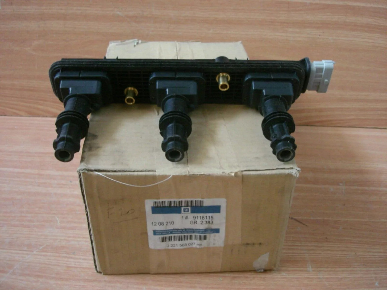 Ignition Coil fits Opel Vauxhall Omega B Vectra B Y26SE Y32SE 9118115 Genuine View Front