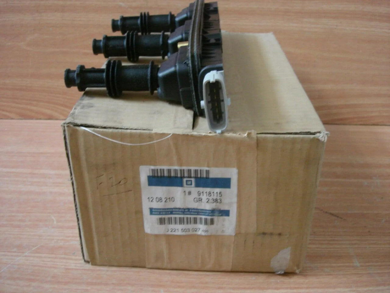 Ignition Coil fits Opel Vauxhall Omega B Vectra B Y26SE Y32SE 9118115 Genuine View Right