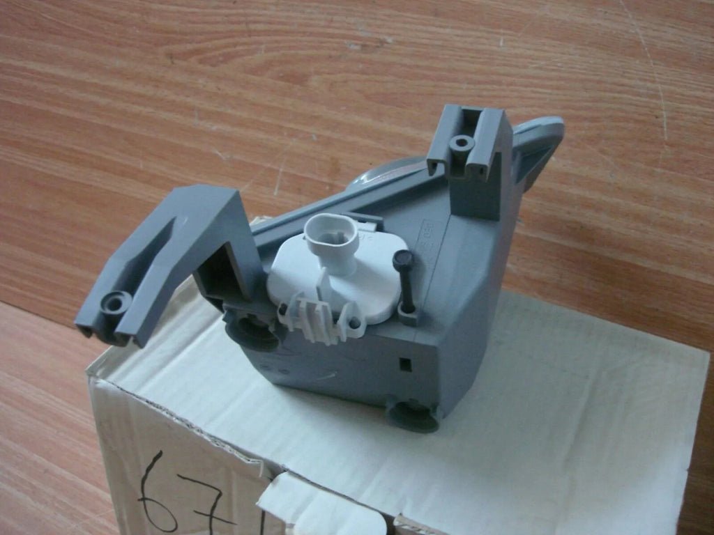 Fog Light Front Right fits Opel Vauxhall Vectra B 9119512 Genuine View Rear