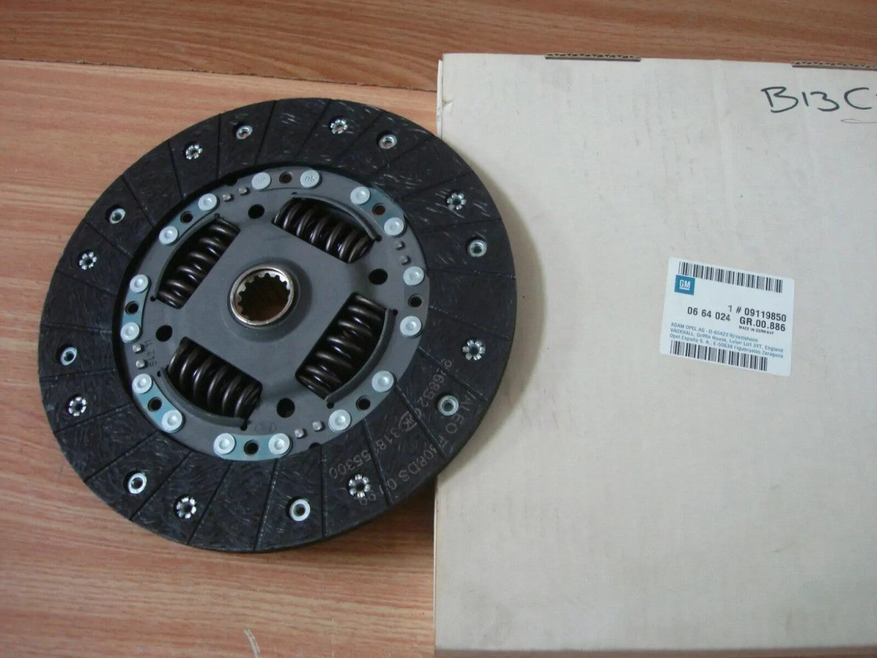 Clutch Plate Disc fits Opel Vauxhall Vectra B Astra G Zafira A Diesel Genuine 9119850 View Front