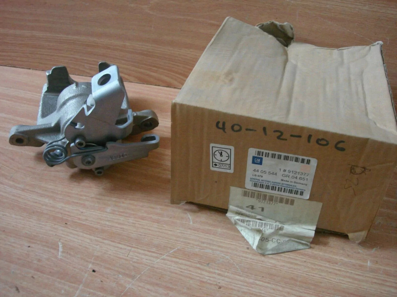 Brake Caliper Rear Right fits Opel Vauxhall Movano A 9121377 Genuine View Rear