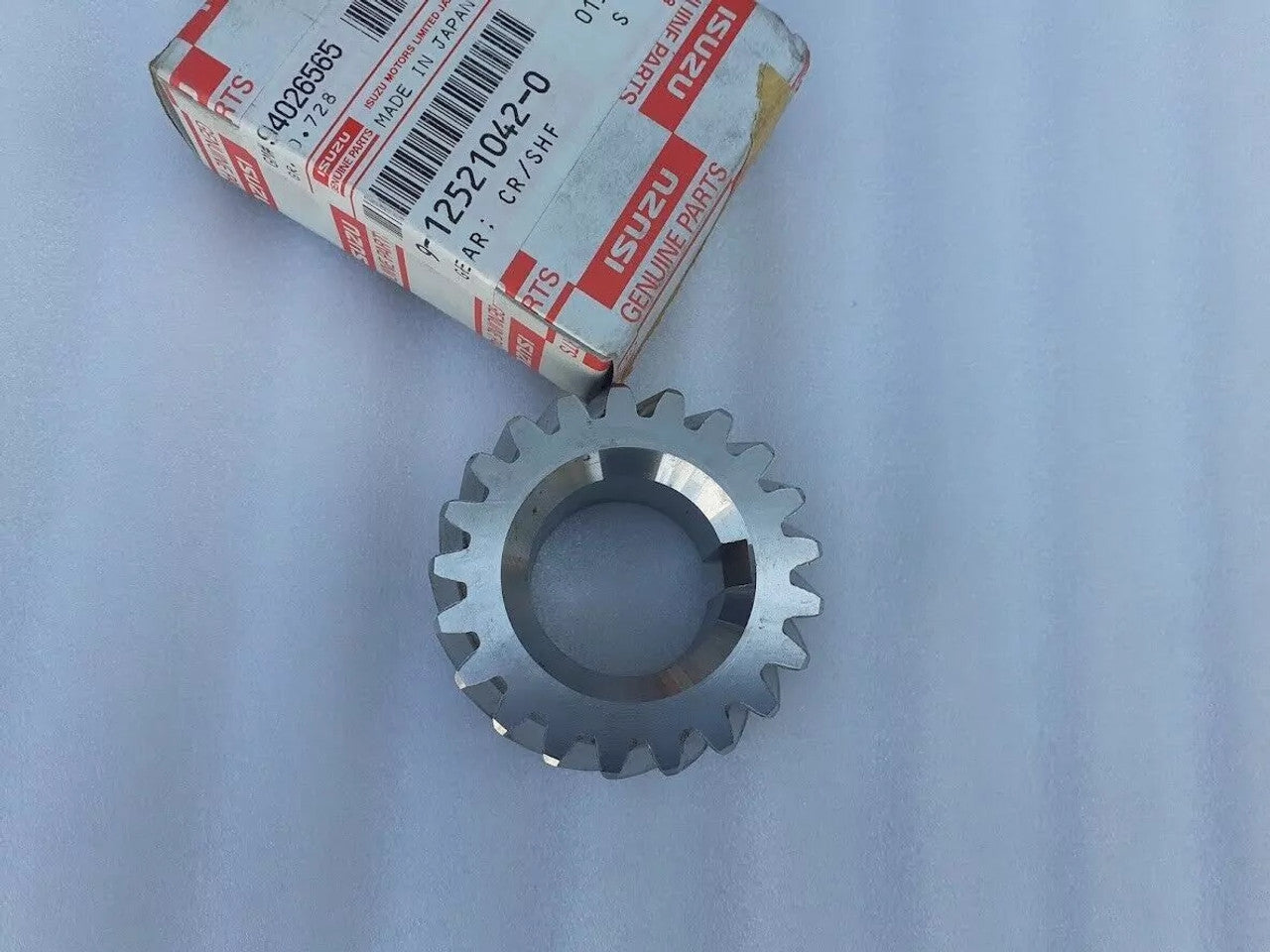 Crankshaft Gear Z=21 fits Isuzu Pickup KBD Chevrolet LUV 9125210420 Genuine View Rear