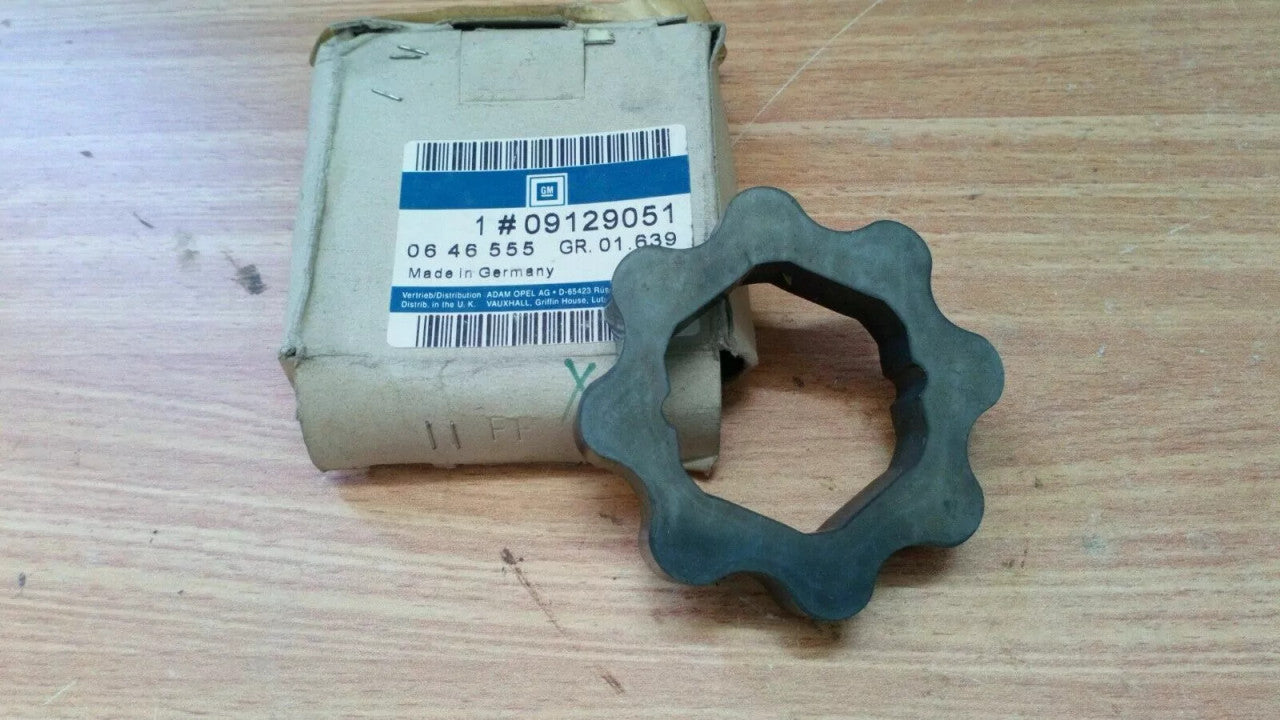 Oil Pump Gear fits Opel Vauxhall 9129051 90528918 Genuine View Front