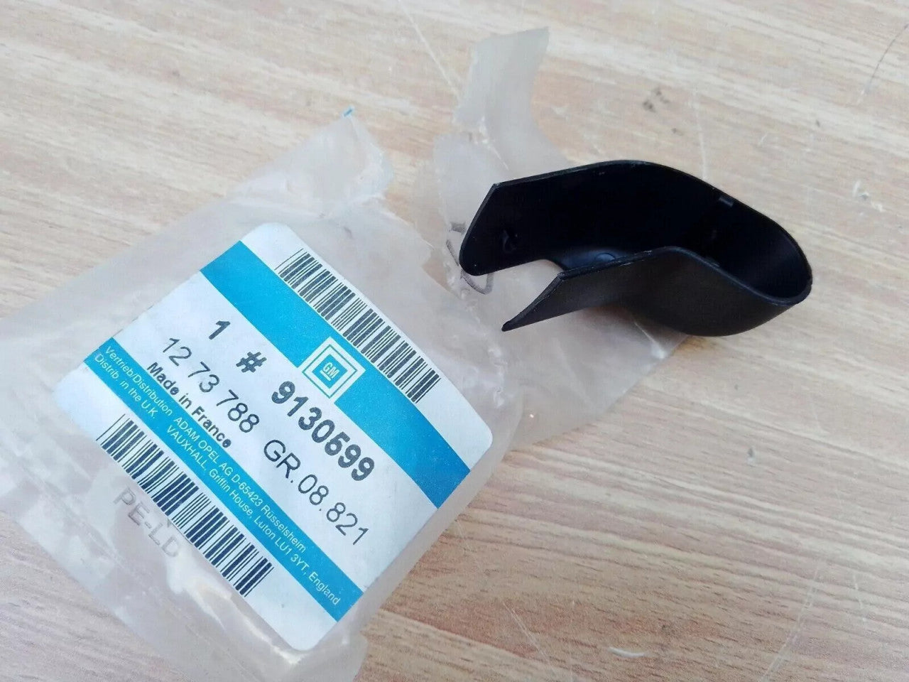 Wiper Arm Cap Rear fits Opel Vauxhall Astra G F35 F70 9130599 Genuine View Rear