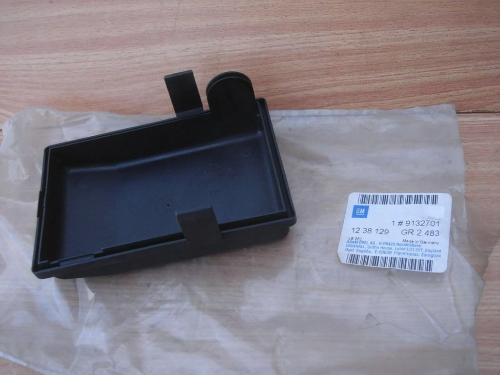 Relay Box Cover fits Opel Vauxhall Astra G Zafira A 9132701 Genuine View Rear
