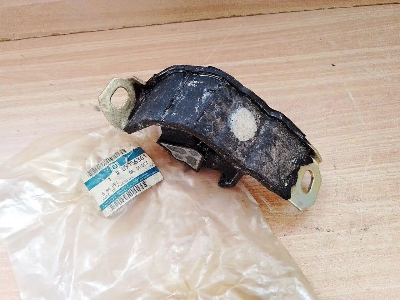 Engine Mount Front Left fits Opel Vauxhall Corsa B A/T X12XE 9156361 Genuine View Rear