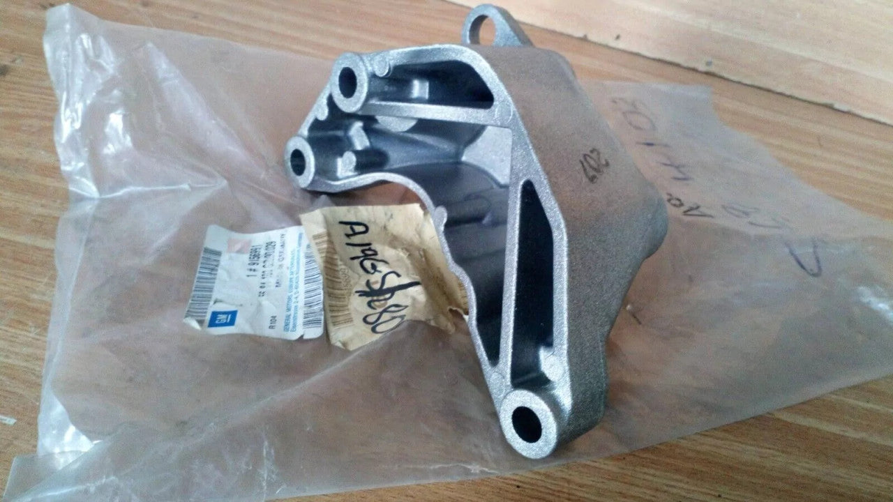 Engine Mount Bracket Left fits Opel Vauxhall Vectra C Signum 9156991 Genuine View Rear