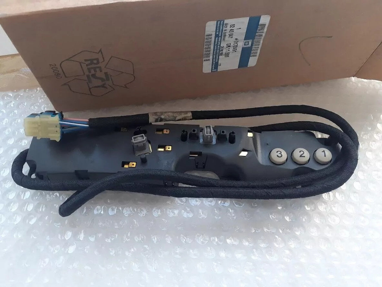 Switch Seat Rail Adjuster RHD fits Opel Vauxhall Omega B 9172491 Genuine View Right