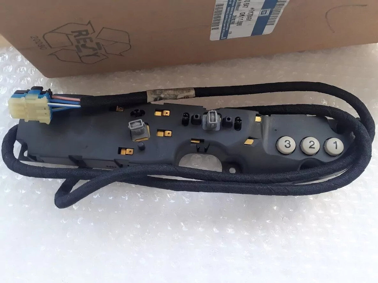 Switch Seat Rail Adjuster RHD fits Opel Vauxhall Omega B 9172491 Genuine View Left