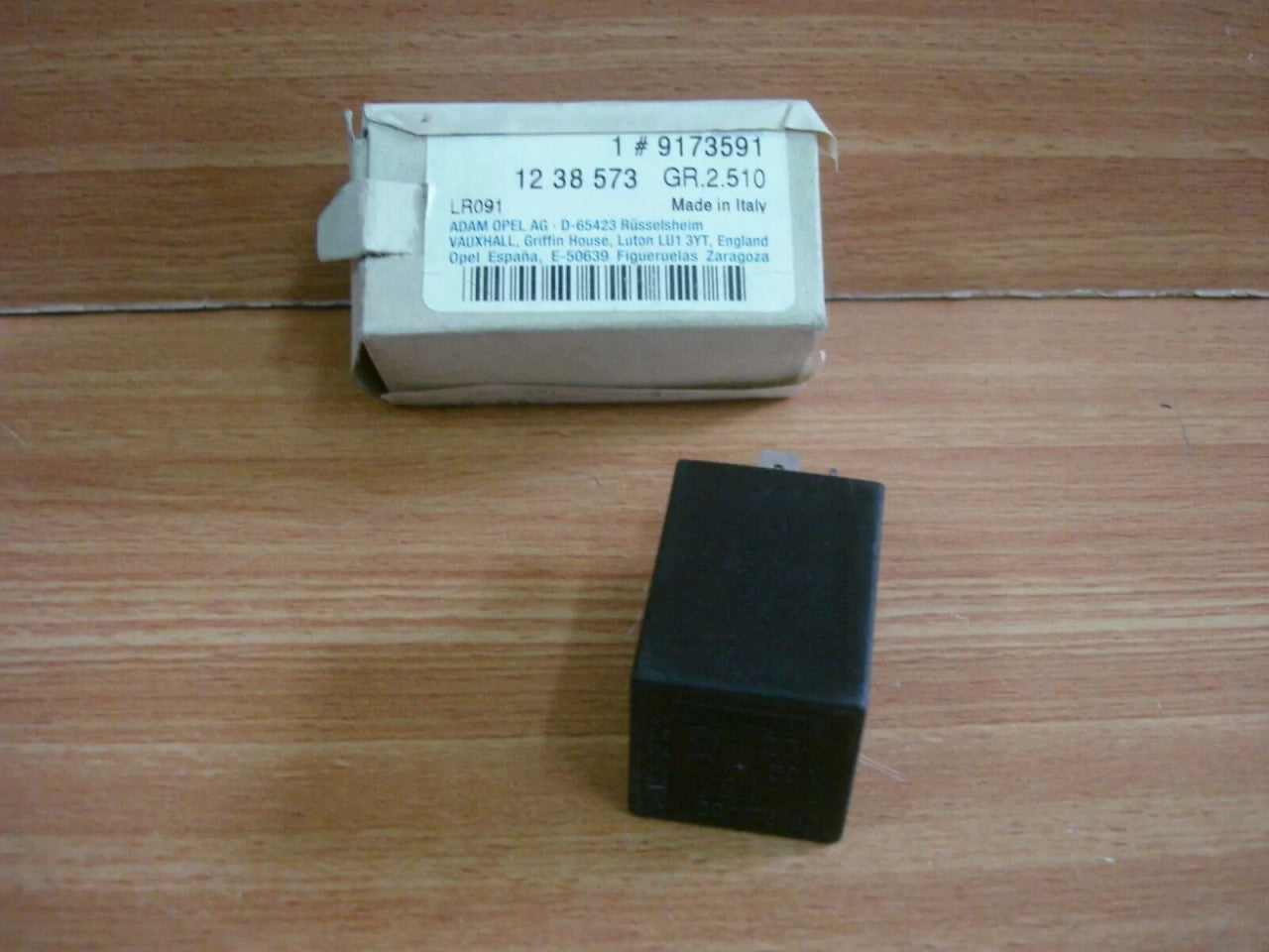 Relay Delay Wing Mirror Heated Rear Window fits Opel Vauxhall Omega B Genuine 9173591 View Rear