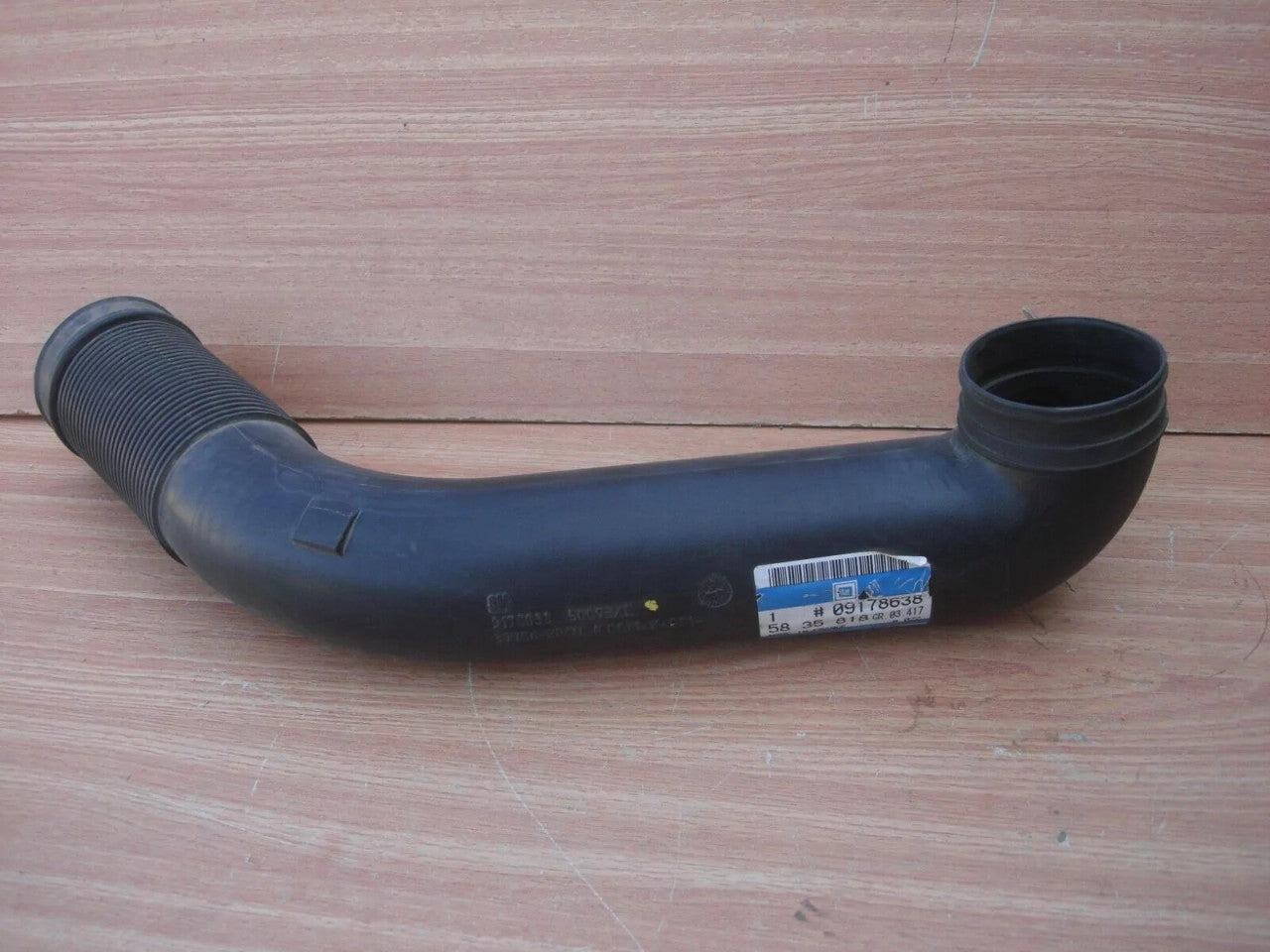 Air Tube fits Opel Vauxhall Vectra C Signum Z18XE Z18XEL 9178639 Genuine 9178638 View Rear