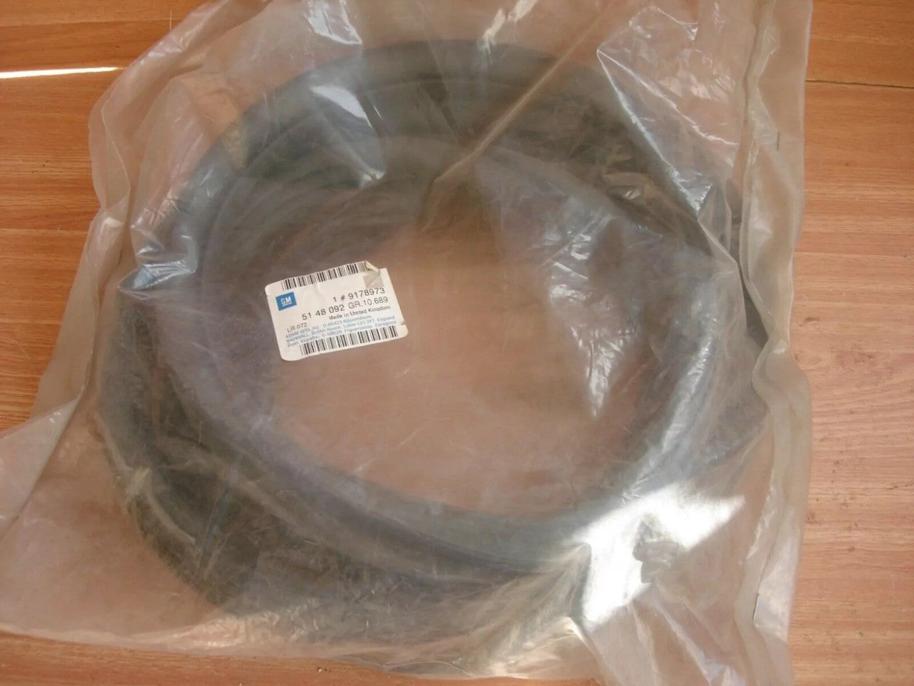 Door Seal Weather Strip Front Right fits Opel Vauxhall Vectra C 9178973 Genuine View Front